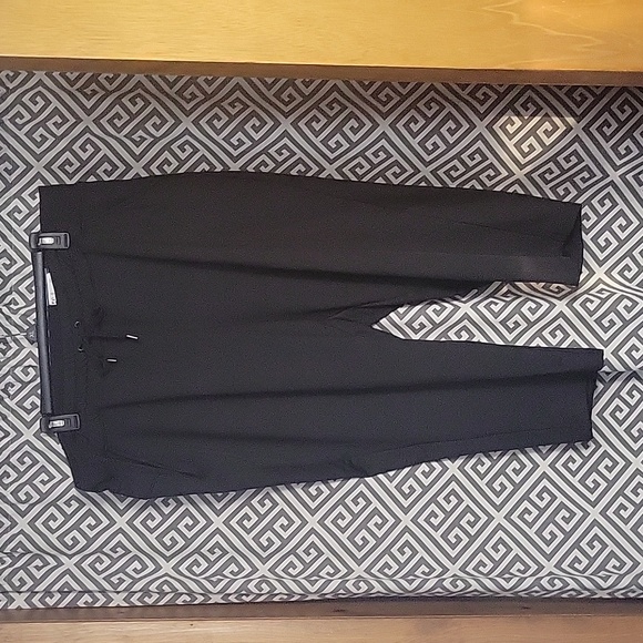 Active workout/hiking capris - Picture 1 of 3